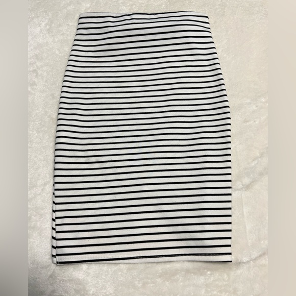 Zara skirt - Picture 3 of 4
